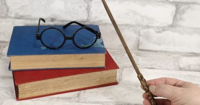 15 Minute Harry Potter Magic Wands Upcycled Chopsticks Creatively Beth #creativelybeth #harrypotter #magic #wands #15minute #craft #kid #diy